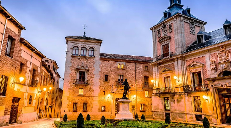 Torre de los Lujanes, Spain